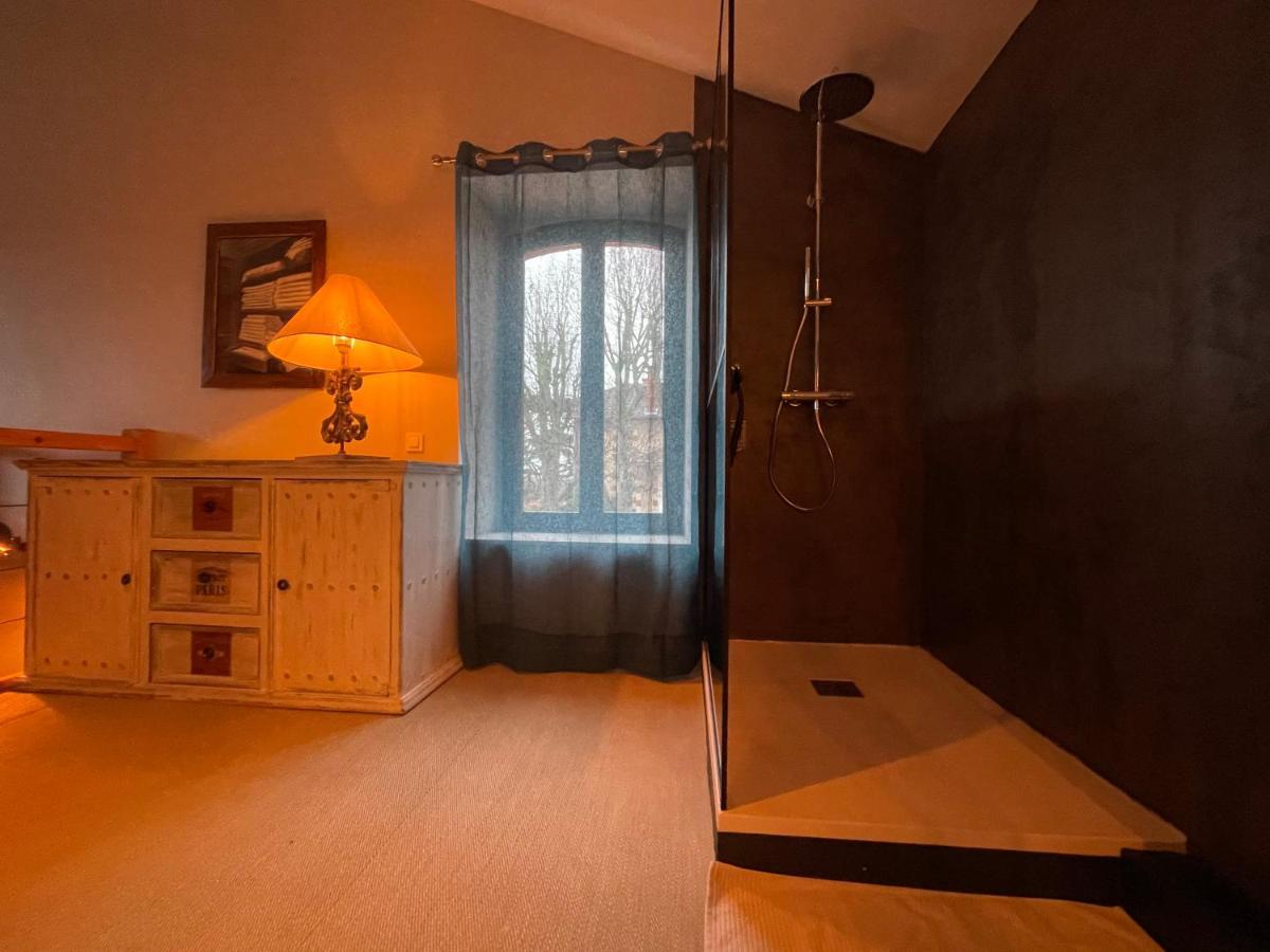 La Grange Aux Hirondelles - Appartement Complet Et Independant Commelle-Vernay Экстерьер фото